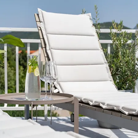 Daire Apartment Konak Molunat