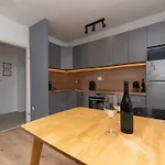 Apartment Konak Molunat