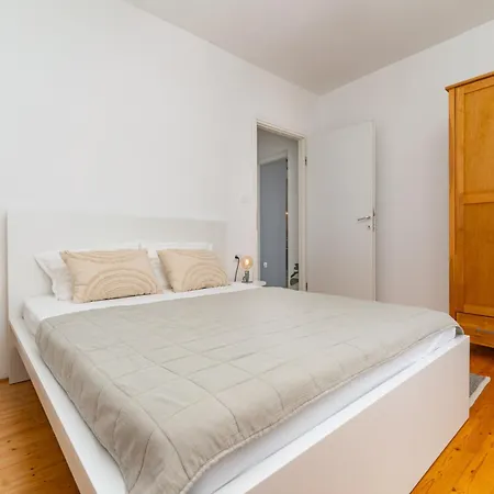 Apartment Konak * Molunat