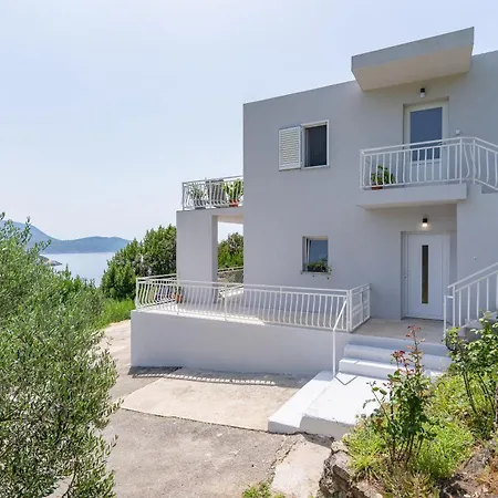 Apartment Konak * Molunat